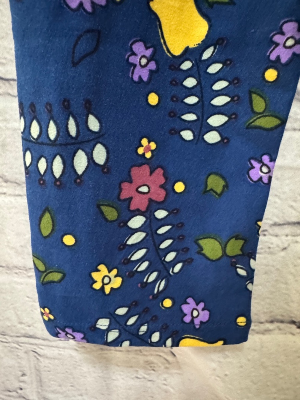 Worn once LuLaRoe TC Floral Leggings in Navy Blue spring & summer floral print - Picture 3 of 9